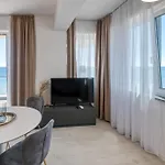 Azzurro Beachfront - Sea View