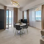 Azzurro Beachfront - Sea View * Năvodari