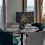 Azzurro Beachfront - Sea View Appartement *