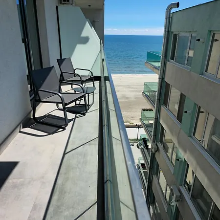 Azzurro Beachfront - Sea View Apartament Năvodari