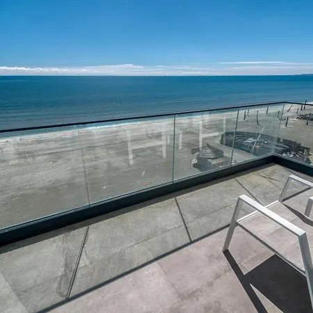 Azzurro Beachfront - Sea View Năvodari