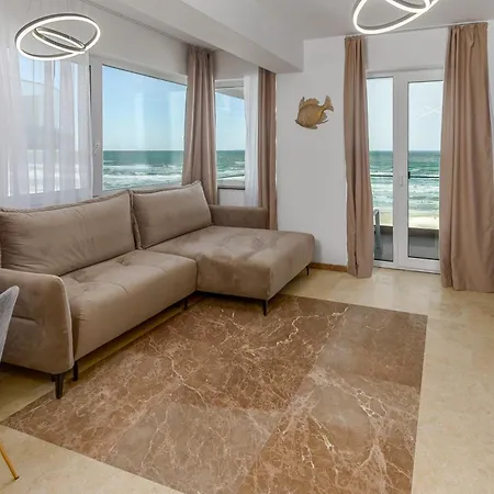 Azzurro Beachfront - Sea View *