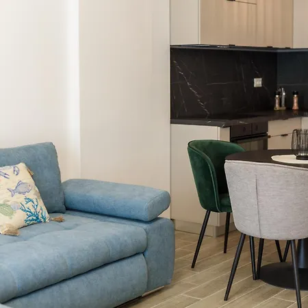 Azzurro Beachfront - Sea View Apartment *