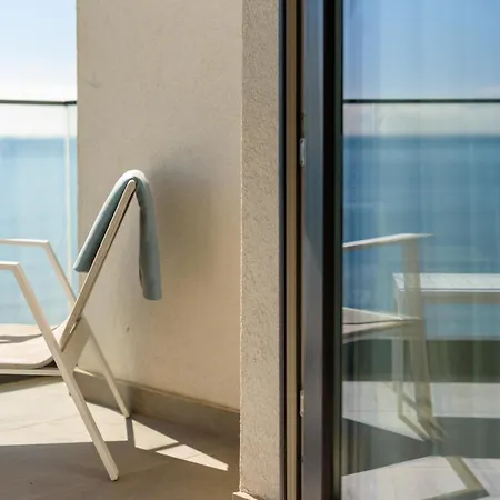 Apartment Azzurro Beachfront - Sea View Navodari