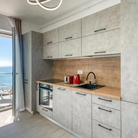 Azzurro Beachfront - Sea View