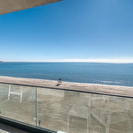 Azzurro Beachfront - Sea View *