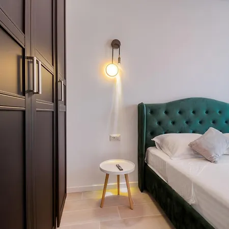 Azzurro Beachfront - Sea View Apartment *