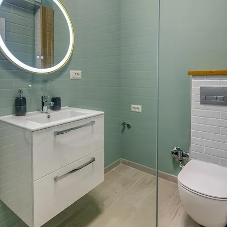 Azzurro Beachfront - Sea View Apartment
