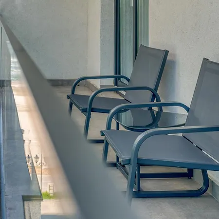 Azzurro Beachfront - Sea View Apartment *