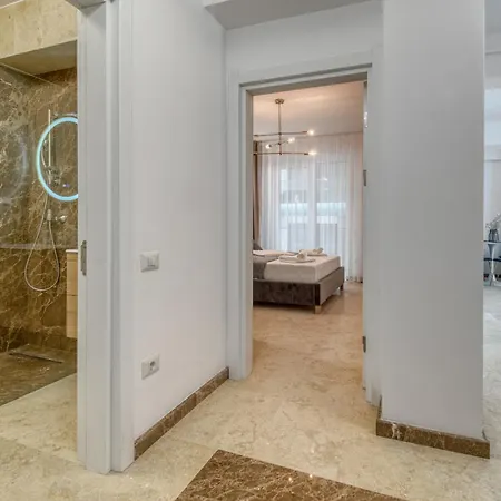 Azzurro Beachfront - Sea View *