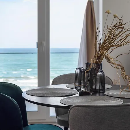 Azzurro Beachfront - Sea View * Navodari
