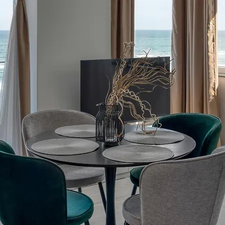 Azzurro Beachfront - Sea View Apartment *