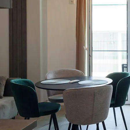 Azzurro Beachfront - Sea View Apartment